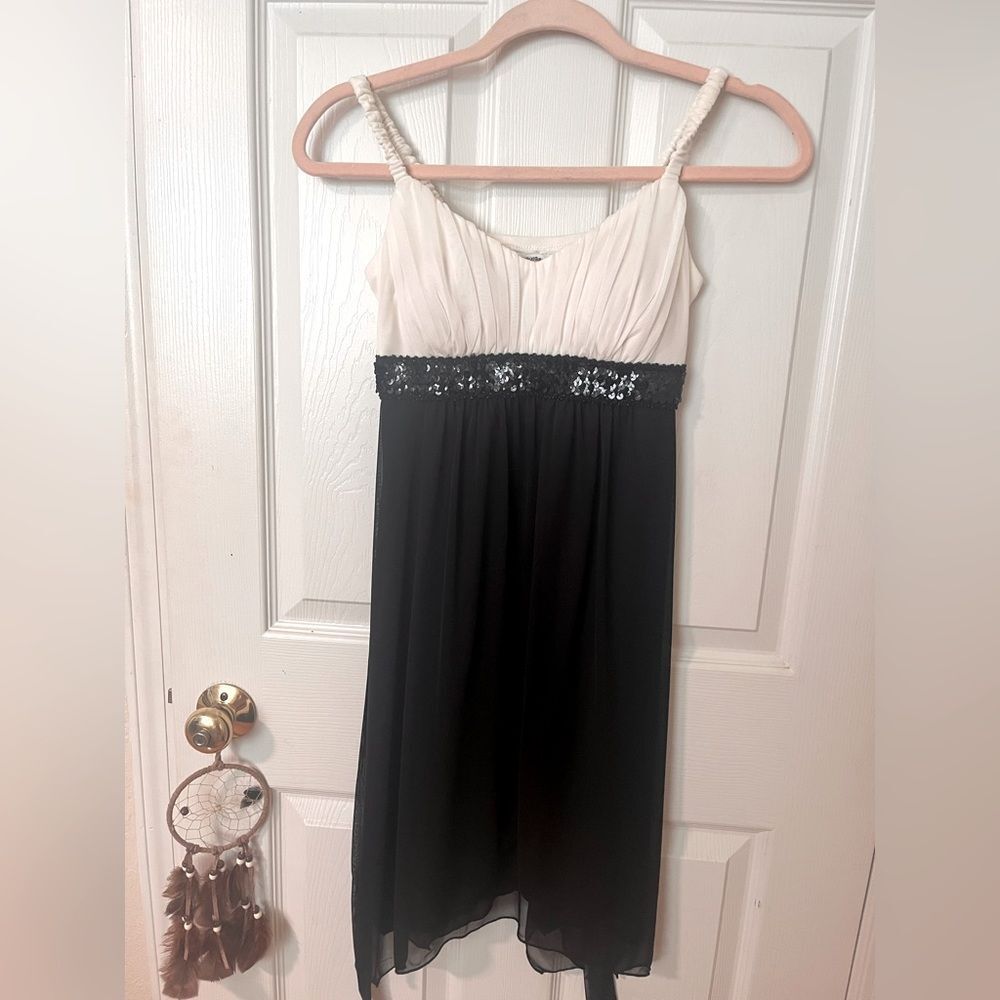Sweet Storm NWOT Black & White Chiffon Cocktail Dress – Sequin Waist, Size M
